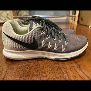 Nike Pegasus 33 Running Shoe